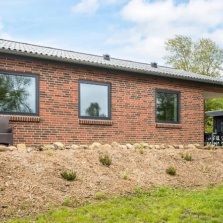 4 Star In * Fårvang